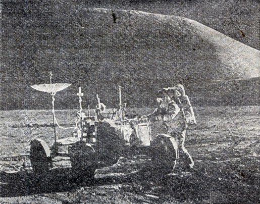 Рис. 42. Космонавт с луноэлектромобилем на Луне