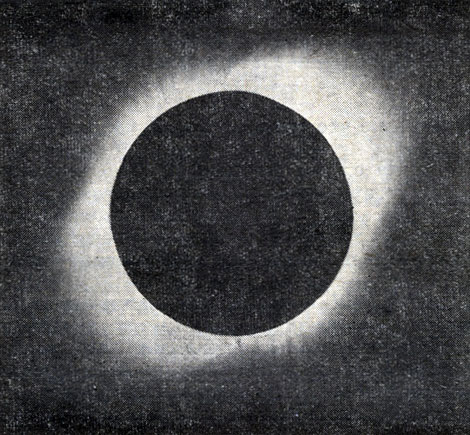 Рис. 128. Солнечная корона во время затмения 30 июня 1954 г