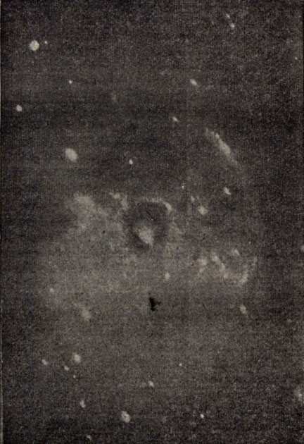 Рис. 171. Планетарная туманность в созвездии Лисички. (Фотография автора.)